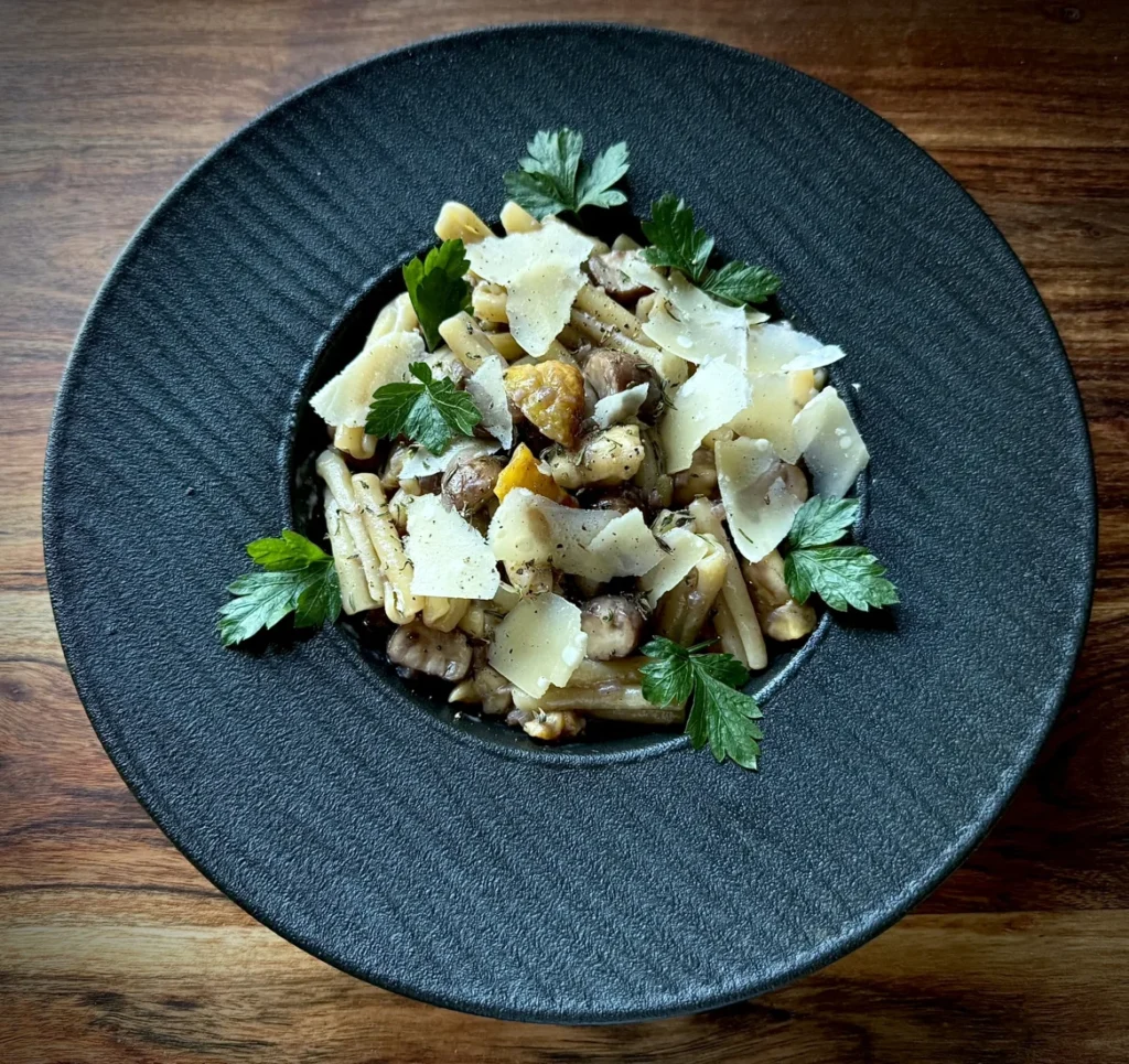 Pasta z kasztanami i pieczarkami