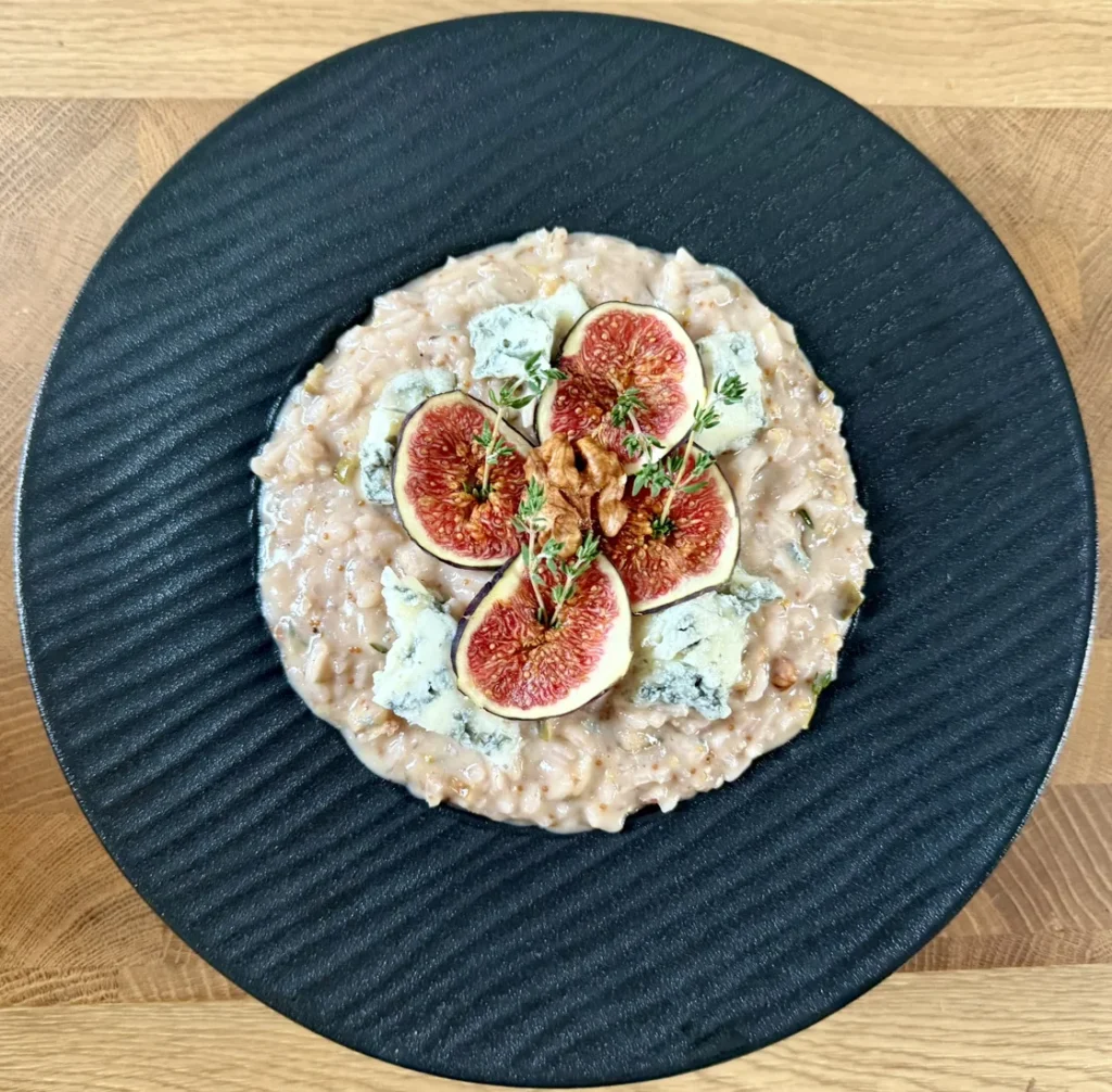 Risotto z figami, gorgonzolą, orzechami włoskimi i tymiankiem